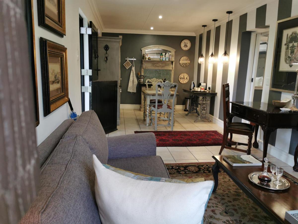 At 98 On Lynburn Guest House Pretoria-Noord Esterno foto