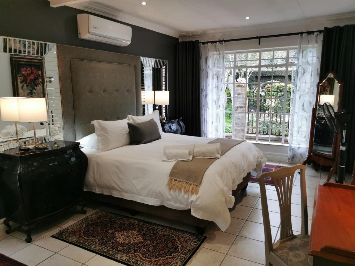 At 98 On Lynburn Guest House Pretoria-Noord Esterno foto