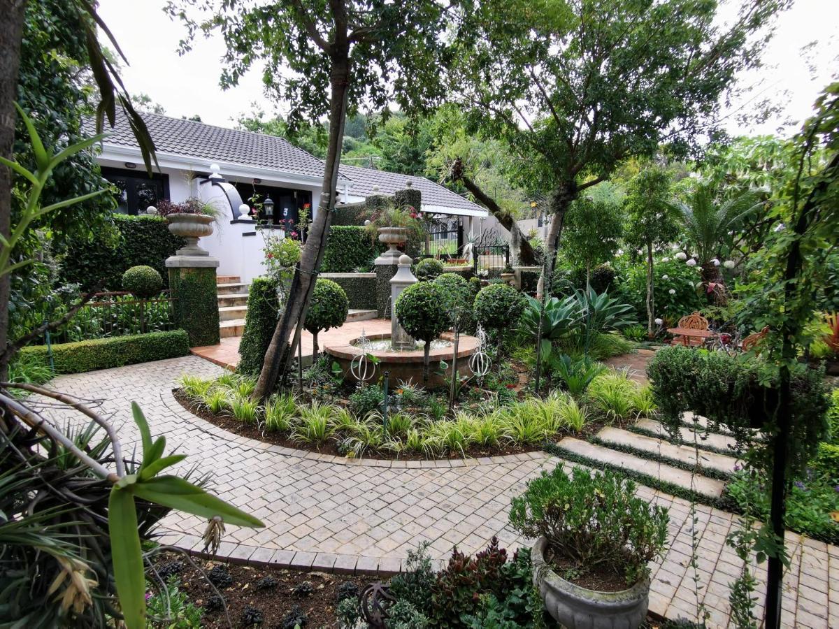 At 98 On Lynburn Guest House Pretoria-Noord Esterno foto