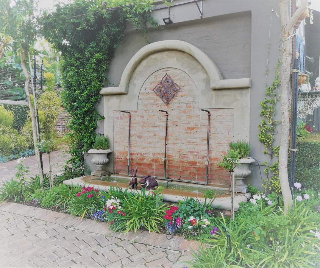 At 98 On Lynburn Guest House Pretoria-Noord Esterno foto