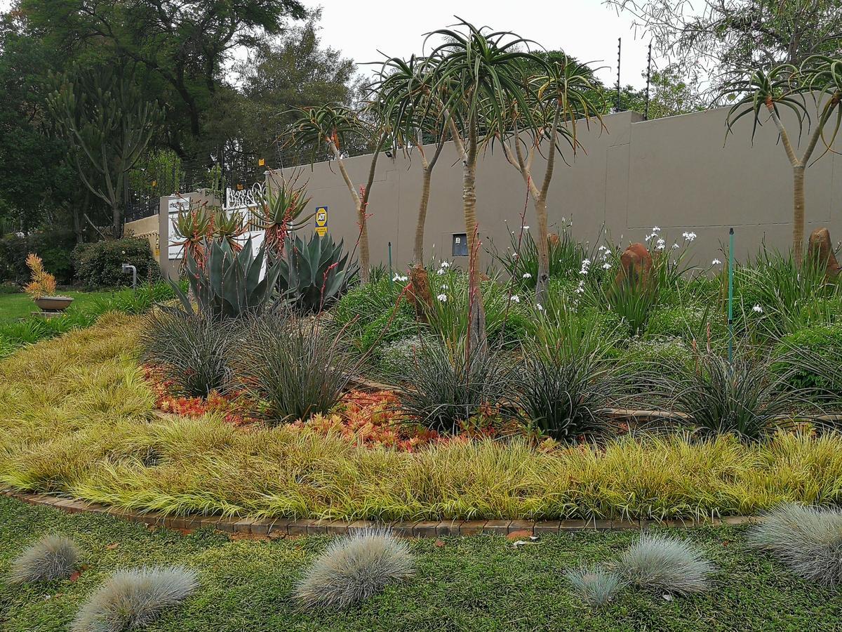 At 98 On Lynburn Guest House Pretoria-Noord Esterno foto